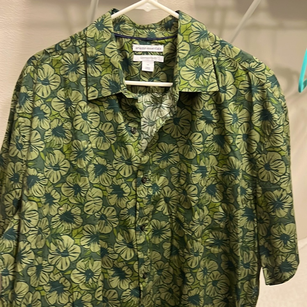 Amazon Essentials XXL Olive Hibiscus Shirt